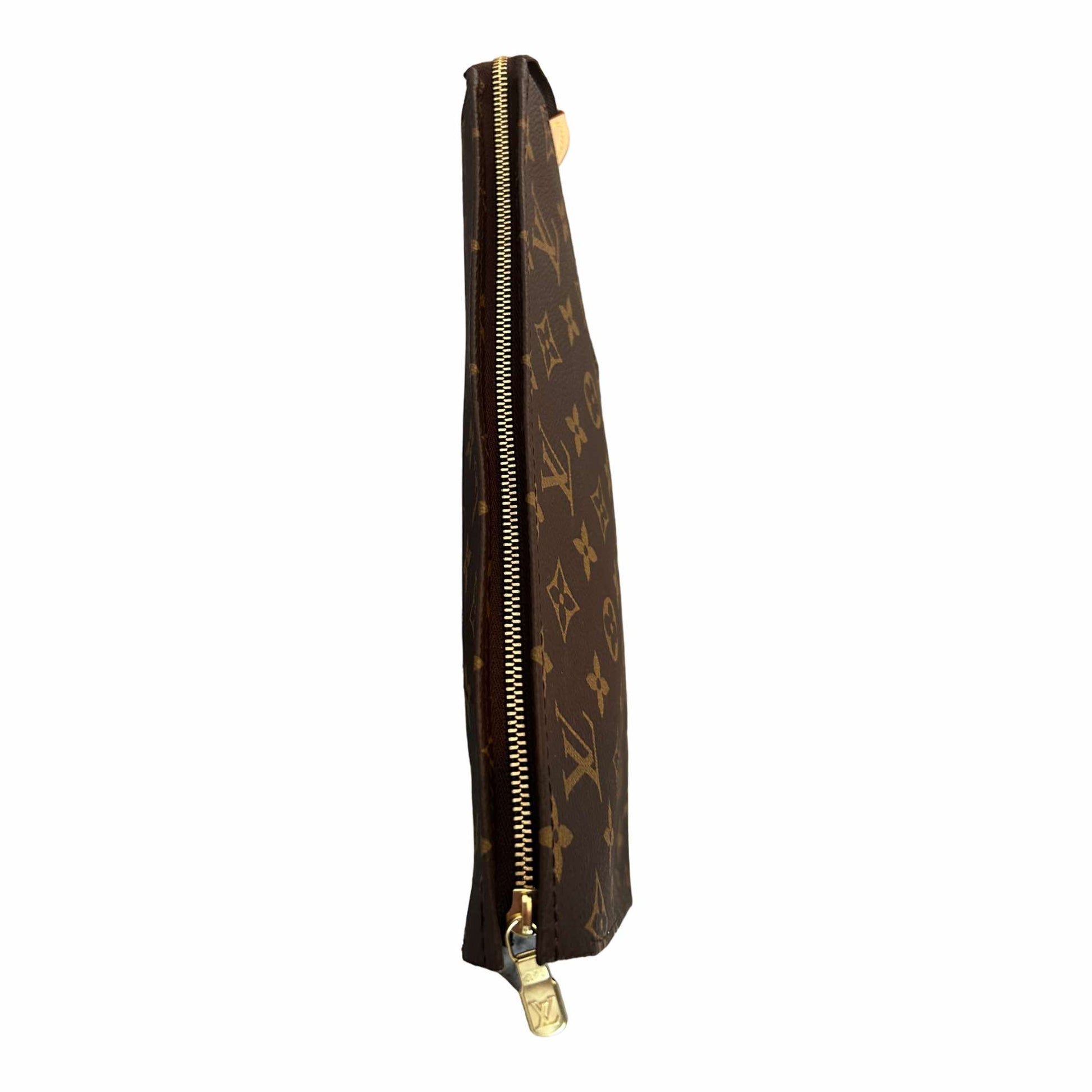 Louis Vuitton Toiletry Pouch 26 -  M47542