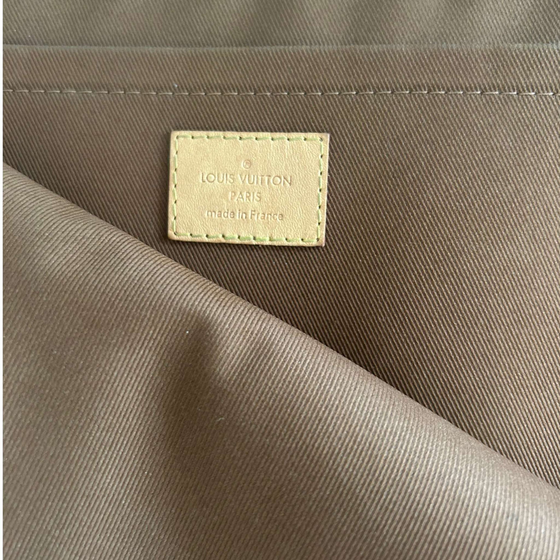 Louis Vuitton Etui Voyage MM - M44499