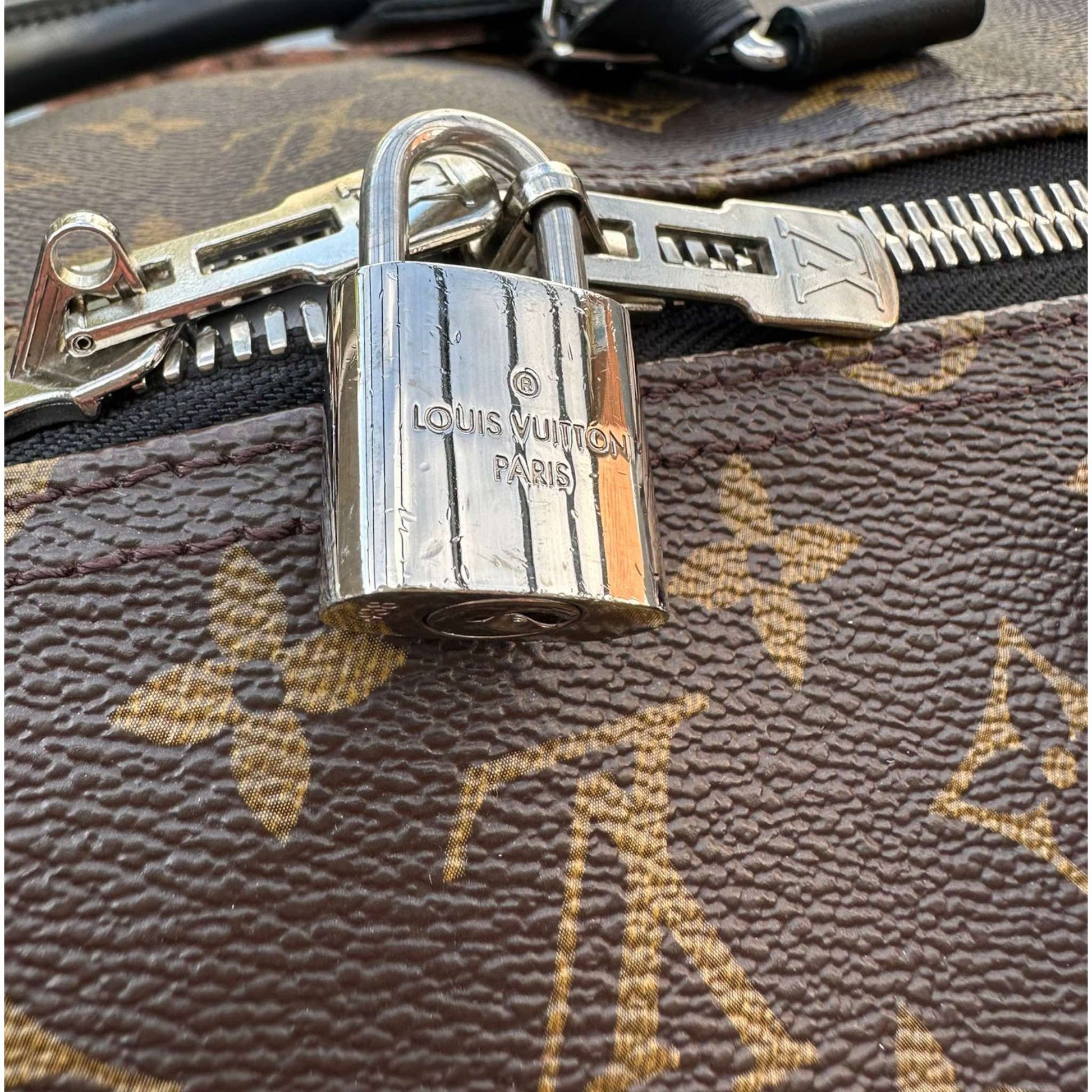 Louis Vuitton Bandoulière Keepall 55 - M56714