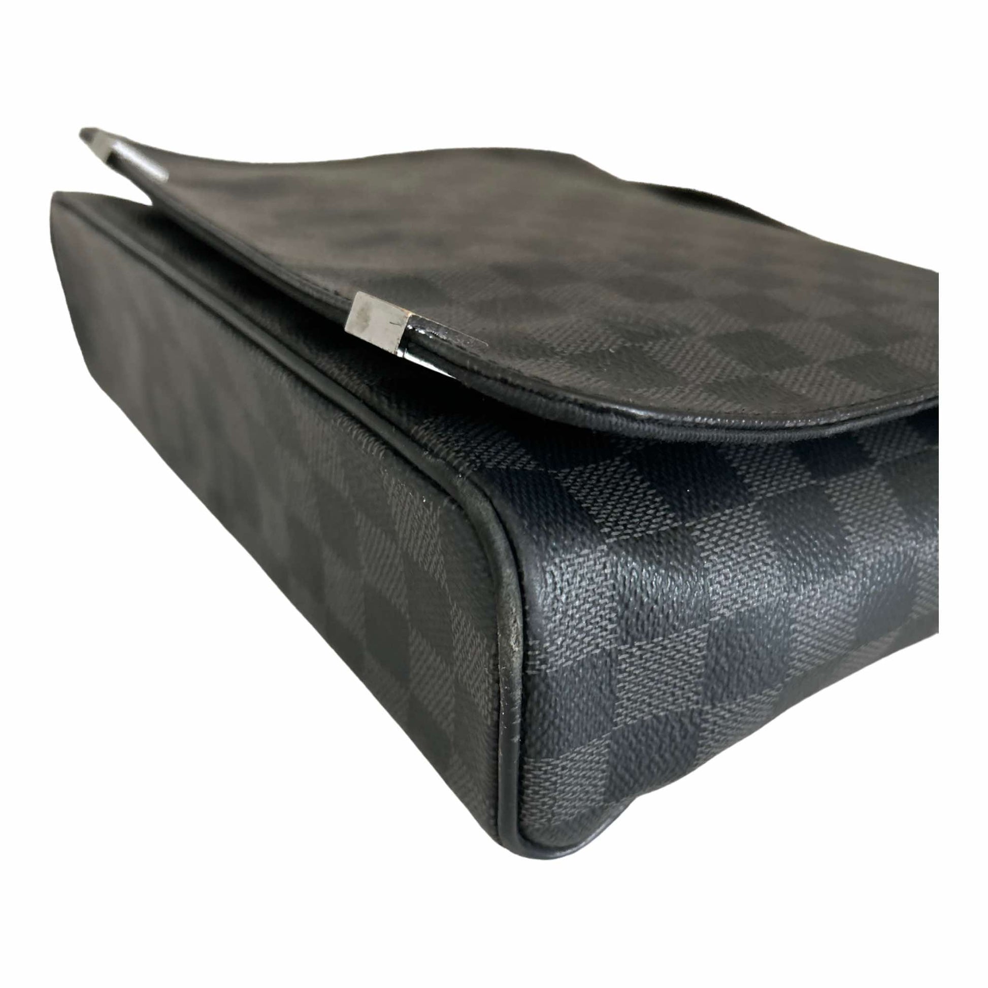 Louis Vuitton Damier Graphite District PM - N41028