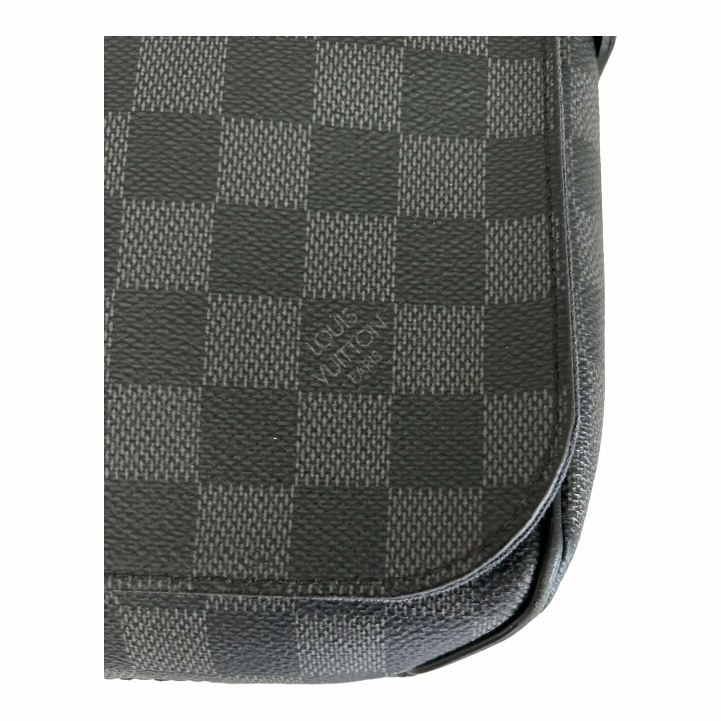 Louis Vuitton Damier Graphite District PM - N41260