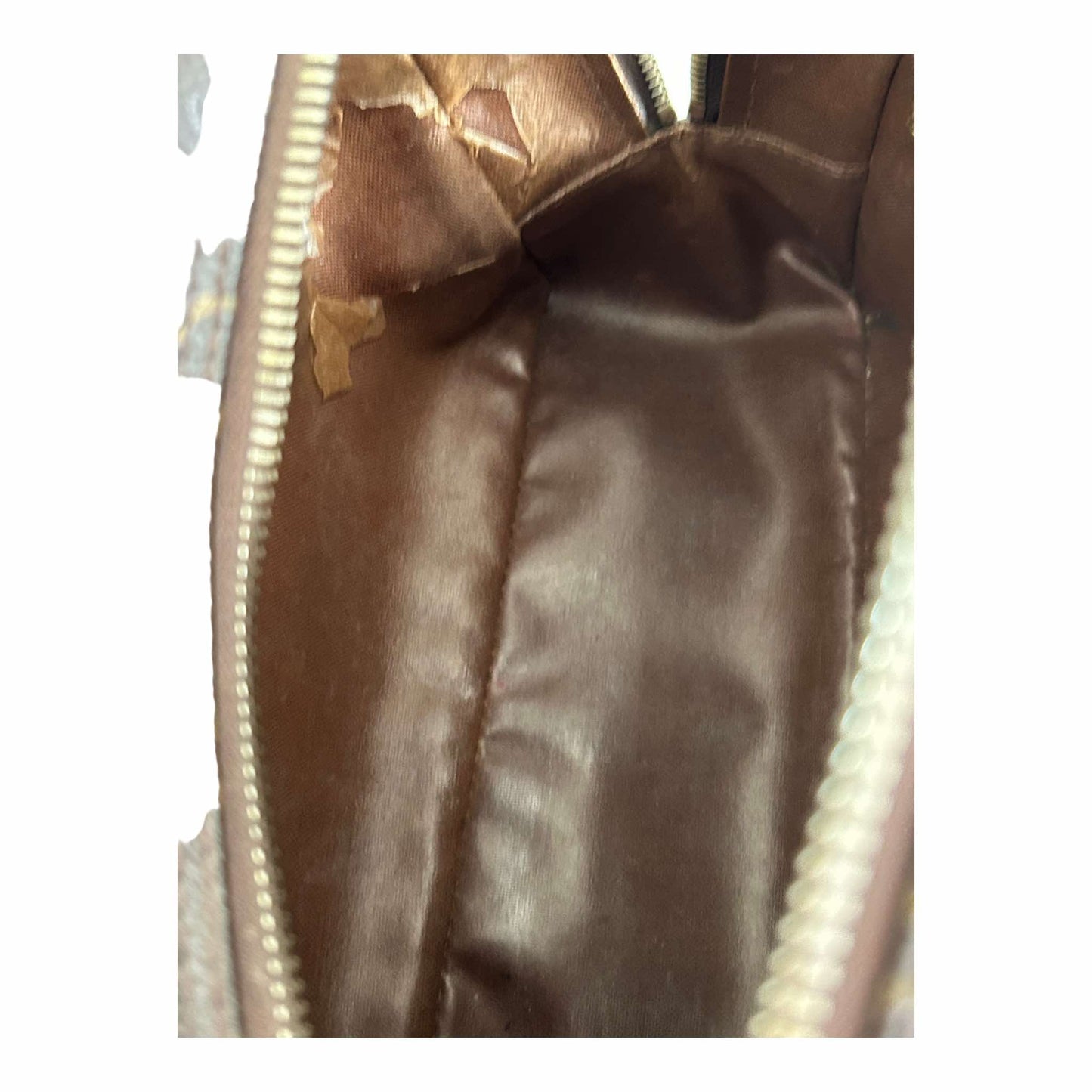 Louis Vuitton Toiletry Bag 25  - M47527