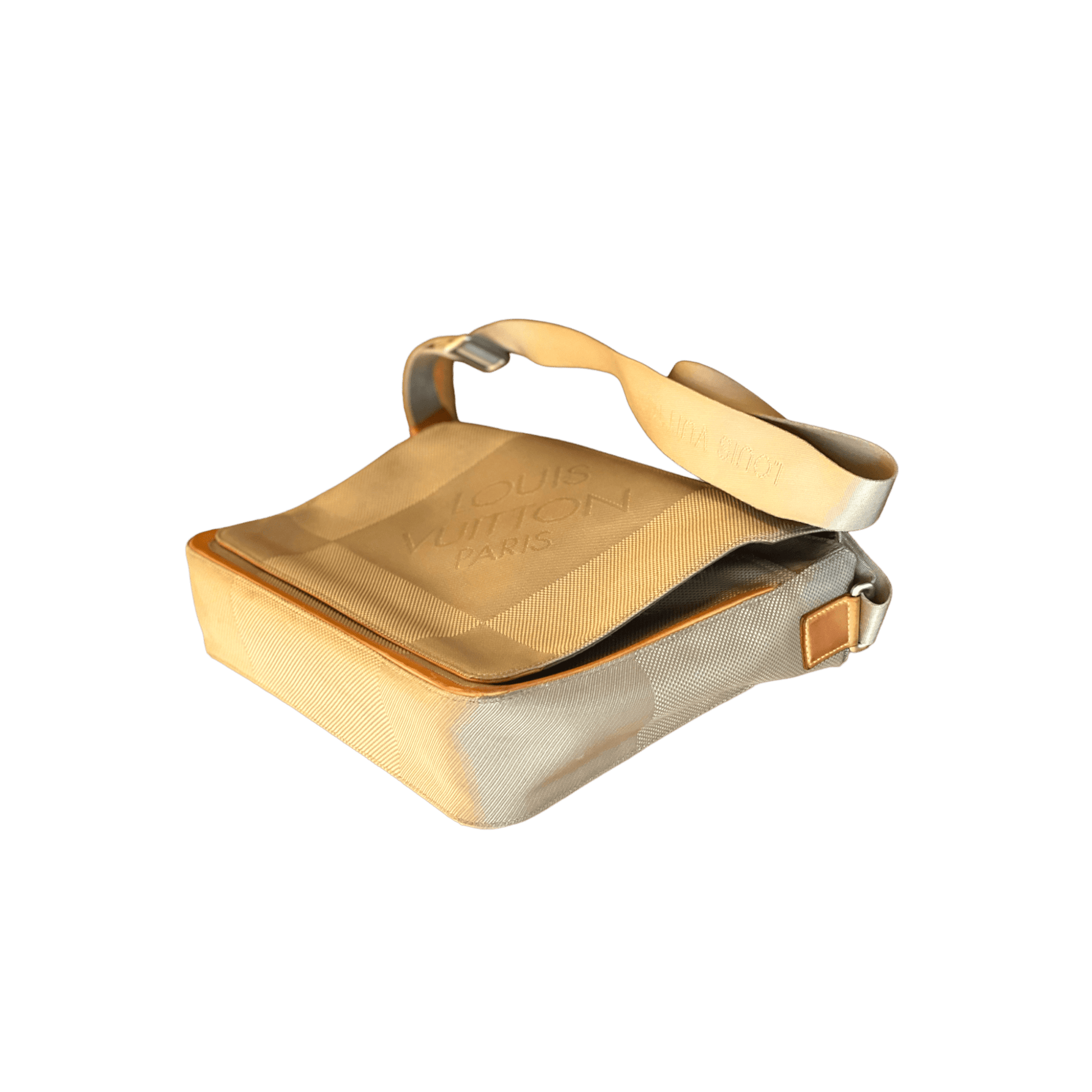 Damier Geant Terre Messenger Angle