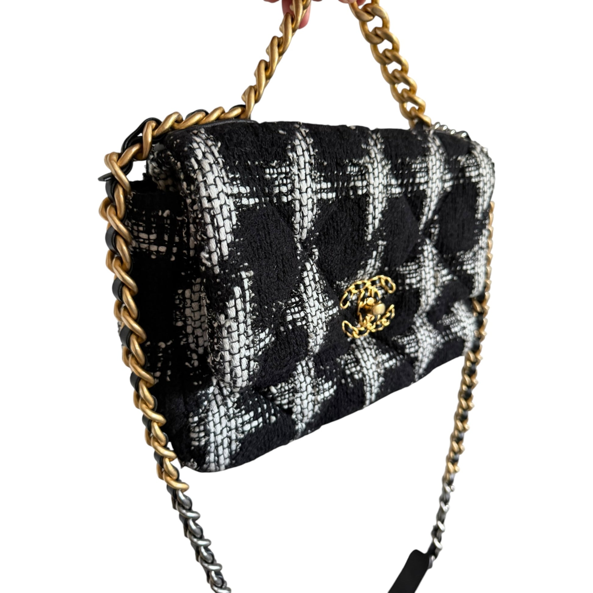 Chanel Medium Houndstooth Black & White Tweed 19 Flap