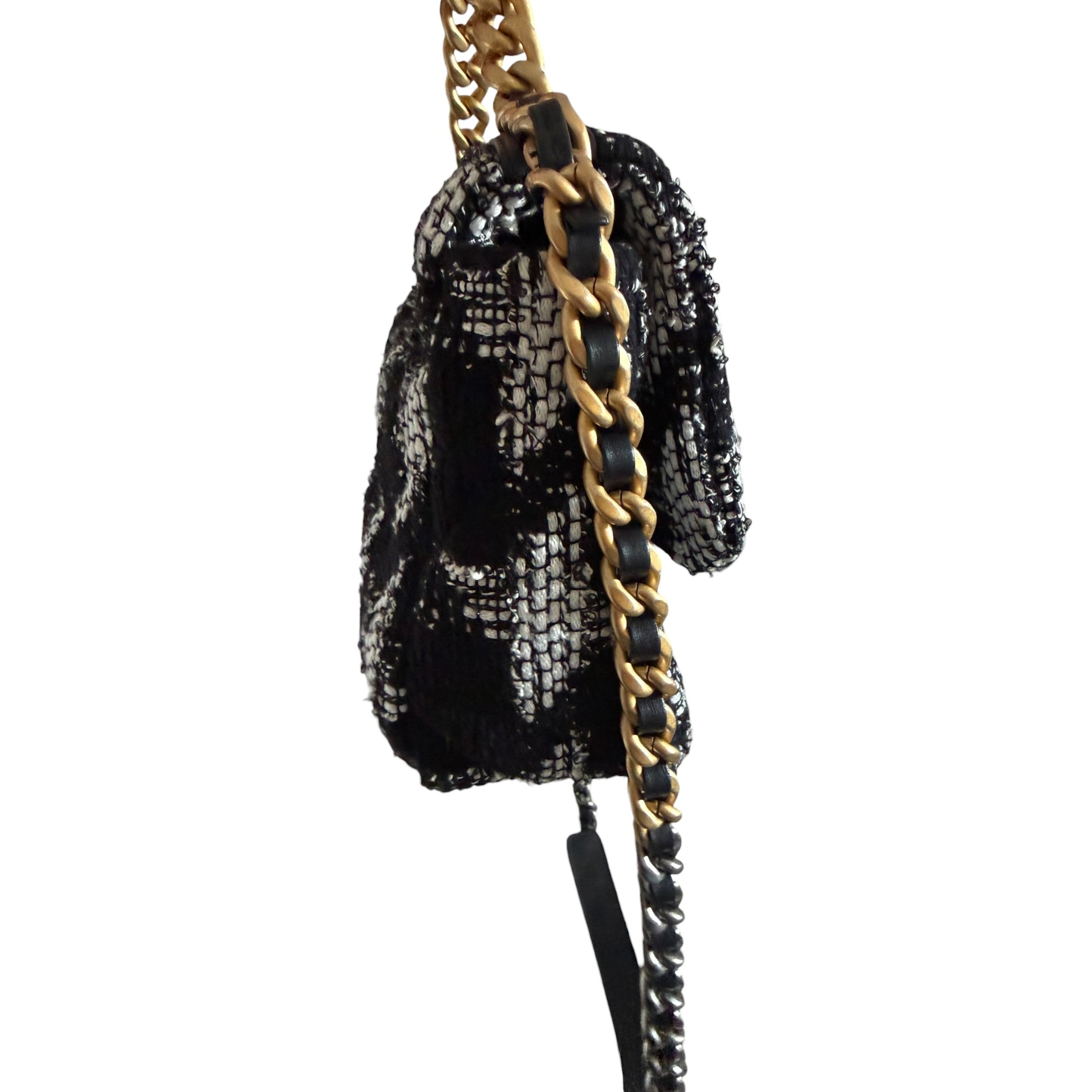 Chanel Medium Houndstooth Black & White Tweed 19 Flap