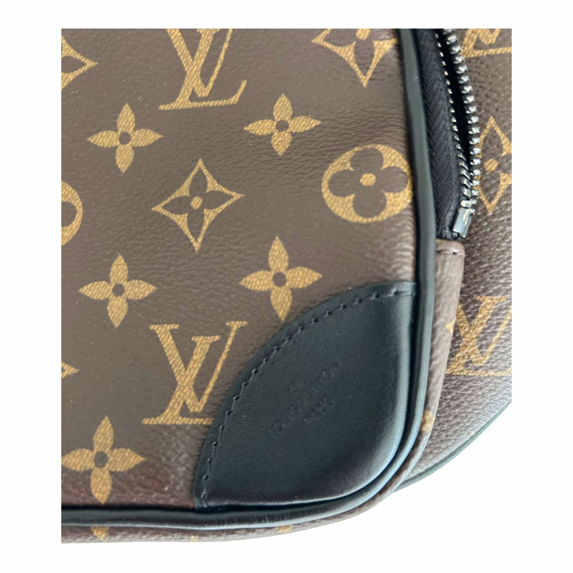 Louis Vuitton Christopher Bumbag -  M45337