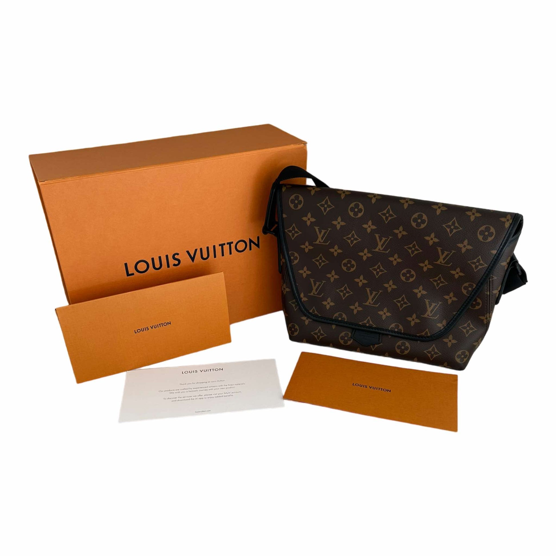 Louis Vuitton Monogram Magnetic Messenger - M45557