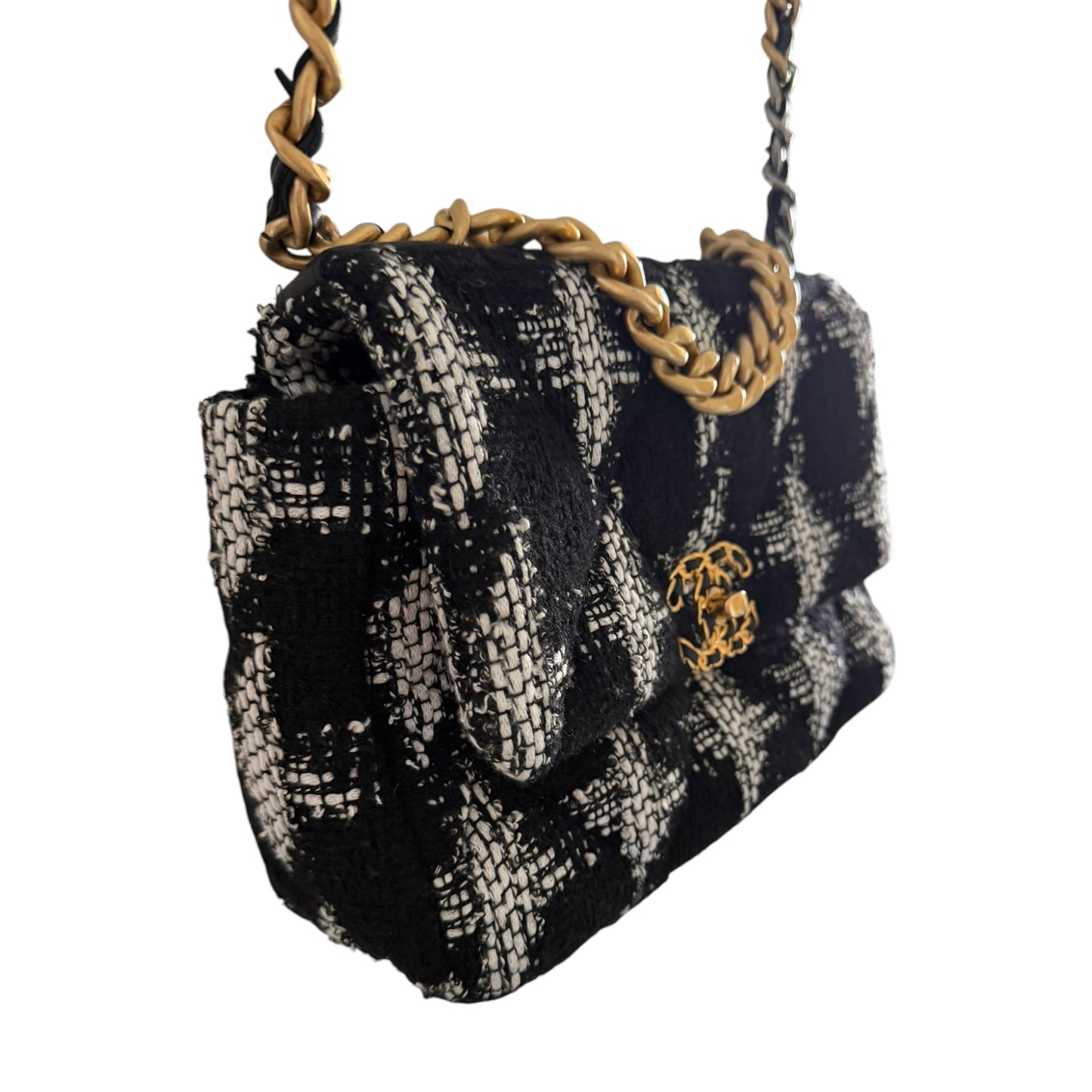 Chanel Medium Houndstooth Black & White Tweed 19 Flap