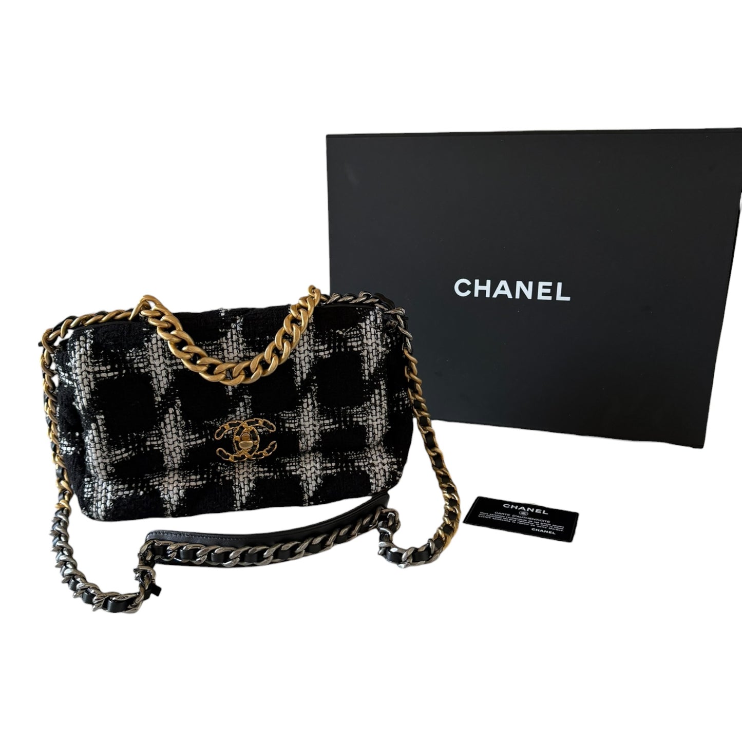 Chanel Medium Houndstooth Black & White Tweed 19 Flap
