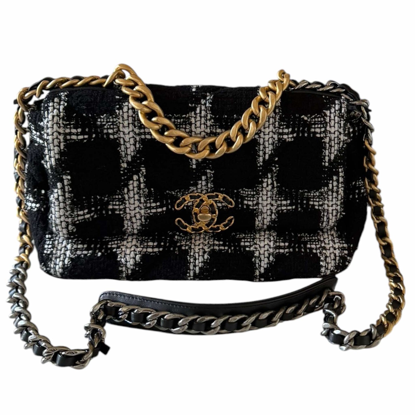 Chanel Medium Houndstooth Black & White Tweed 19 Flap