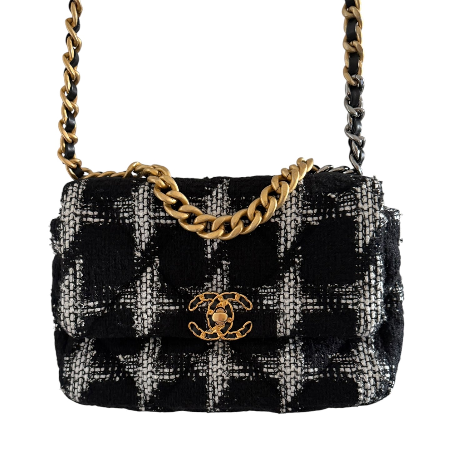 Chanel Medium Houndstooth Black & White Tweed 19 Flap