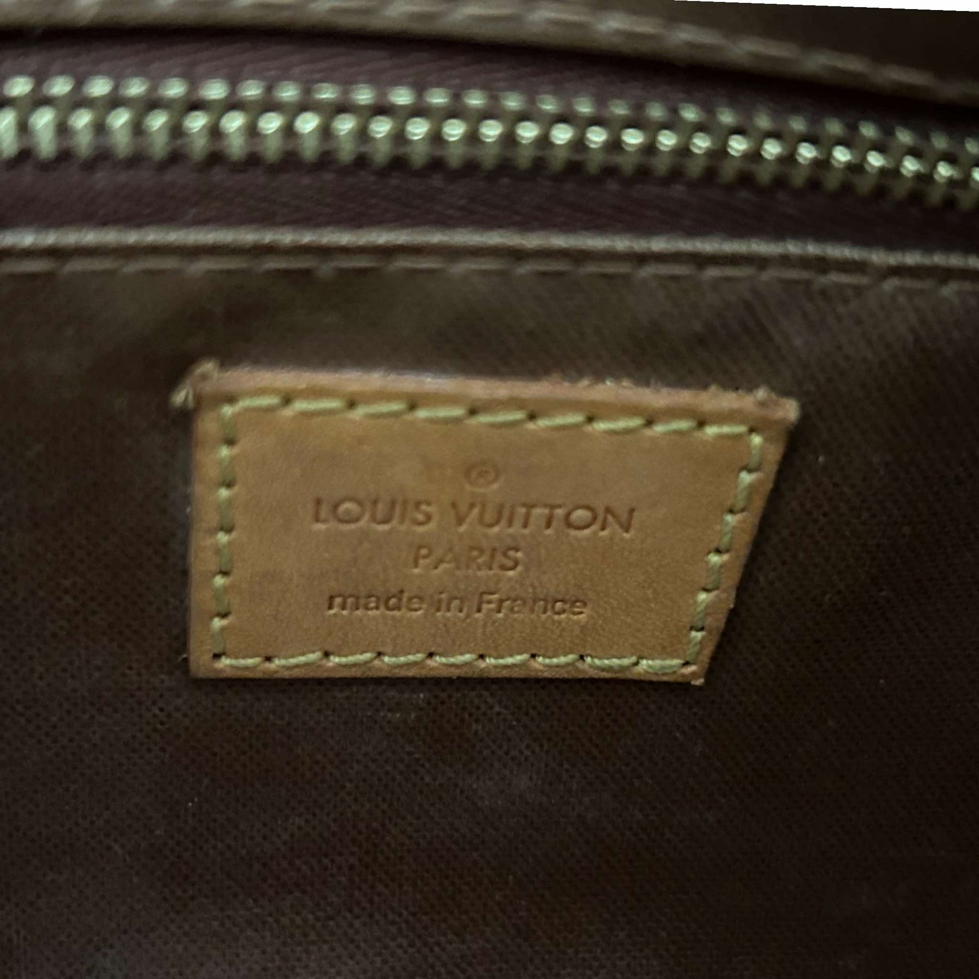 Louis Vuitton Toiletry Bag 25  - M47527