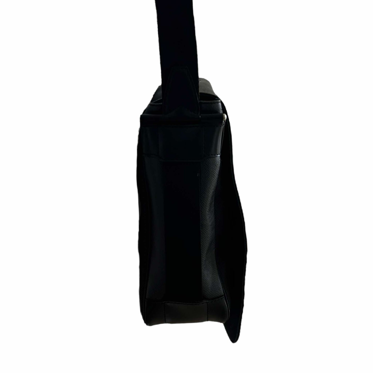 Louis Vuitton Taiga Viktor Messenger - M30142
